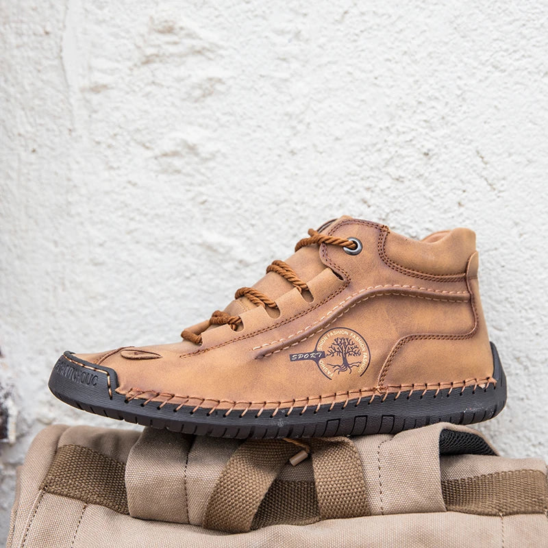 (⏰LAST DAY - 50% OFF🛒)Men's Retro Hand-Stitched Pigskin Boots – Wide Toe, Breathable, Non-Slip, Arch Support, Memory Foam Insole, Lightweight & Comfortable for Walking & Driving