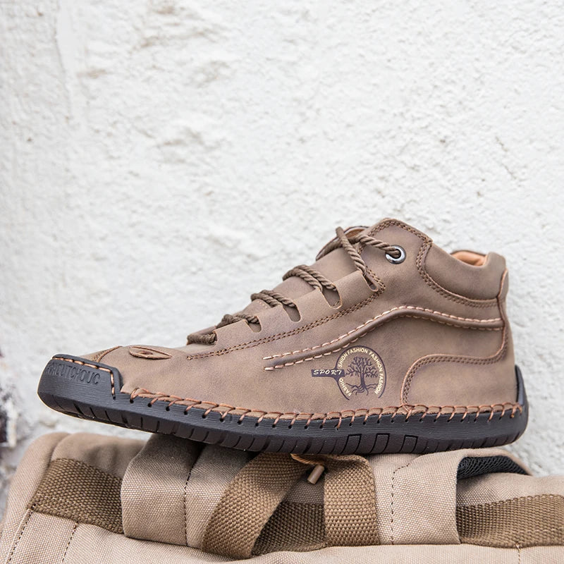 (⏰LAST DAY - 50% OFF🛒)Men's Retro Hand-Stitched Pigskin Boots – Wide Toe, Breathable, Non-Slip, Arch Support, Memory Foam Insole, Lightweight & Comfortable for Walking & Driving